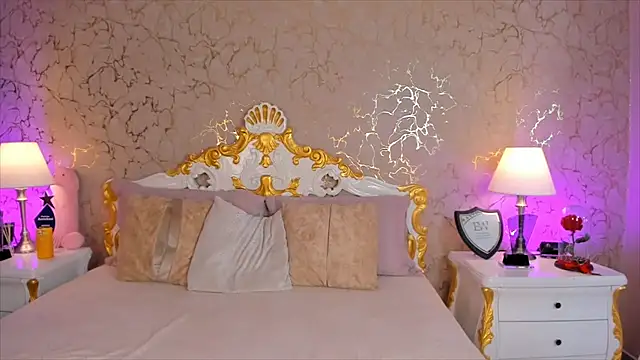 Snapshot of ScarlettWallace chatting on November 23, 10:09 pm ScarlettWallace online show from November 23, 10:09 pm