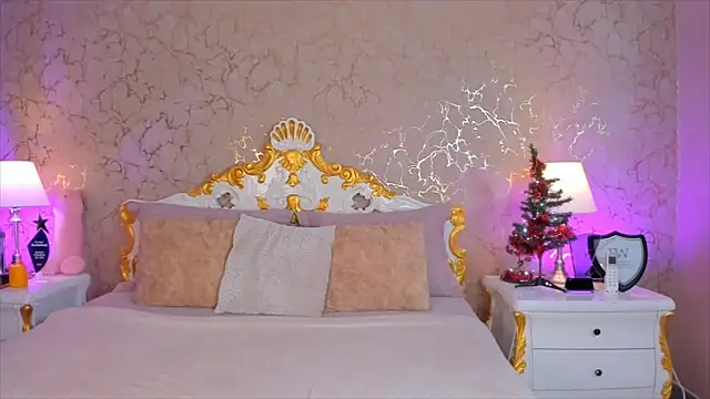 ScarlettWallace online show from December 22, 8:20 pm