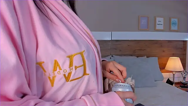 Snapshot of ScarlettWallace chatting on October 25, 5:39 am ScarlettWallace online show from October 25, 5:39 am