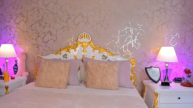 Snapshot of ScarlettWallace chatting on November 16, 8:57 pm ScarlettWallace online show from November 16, 8:57 pm