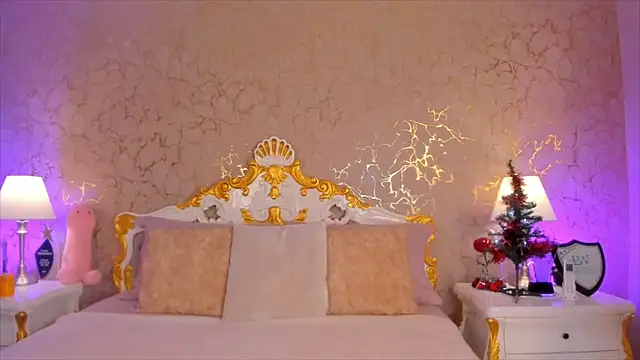 ScarlettWallace online show from January 5, 5:27 pm