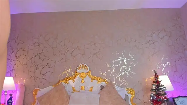 Snapshot of ScarlettWallace chatting on December 4, 8:41 pm ScarlettWallace online show from December 4, 8:41 pm