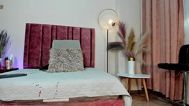 SeleneLujan online show from February 28, 12:16 pm