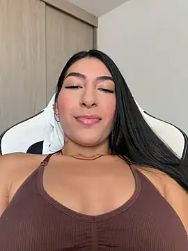 Snapshot of AshleyG_222 chatting on June 27, 3:07 pm AshleyG 222 online show from June 27, 3:07 pm