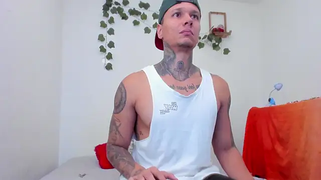 Snapshot of damian_c12 chatting on March 14, 1:37 am damian c12 online show from March 14, 1:37 am