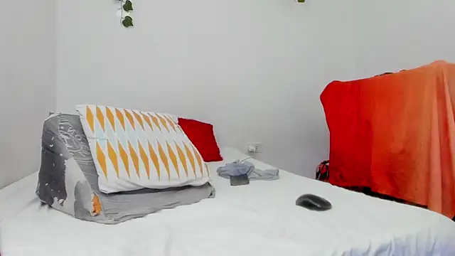 Snapshot of damian_c12 chatting on March 3, 3:05 am damian c12 online show from March 3, 3:05 am