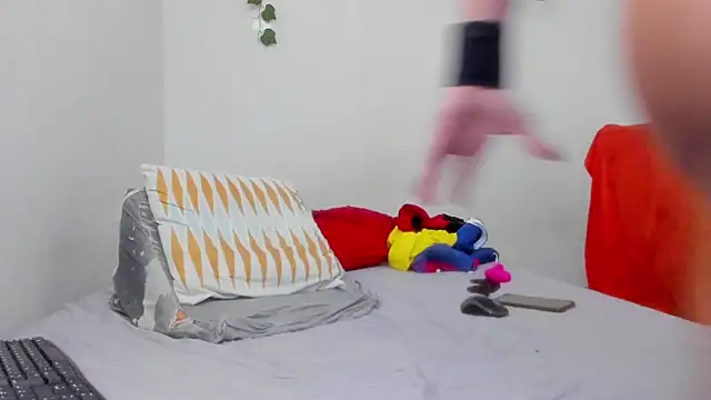 Snapshot of damian_c12 chatting on March 9, 11:25 pm damian c12 online show from March 9, 11:25 pm