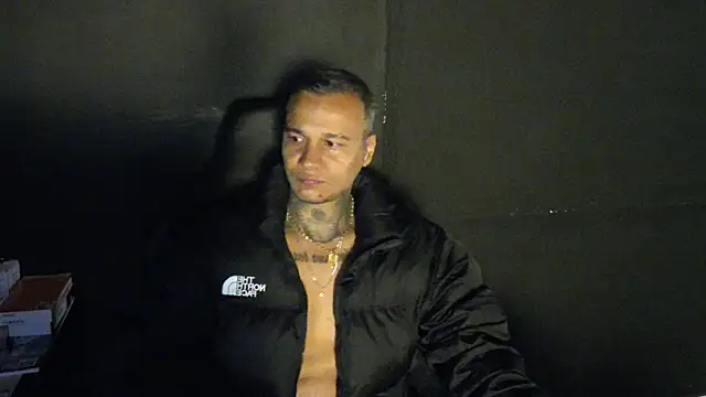 Snapshot of damian_c12 chatting on March 8, 4:43 pm damian c12 online show from March 8, 4:43 pm