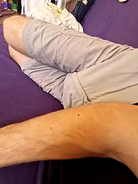 Snapshot of AlexFox19 chatting on February 26, 1:32 pm AlexFox19 online show from February 26, 1:32 pm