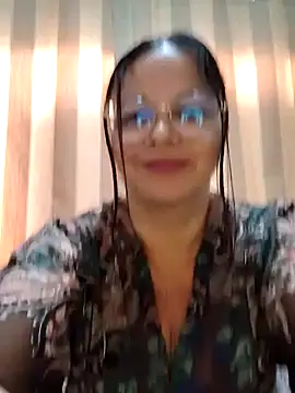 Snapshot of Novata chatting on July 5, 7:43 pm Novata online show from July 5, 7:43 pm