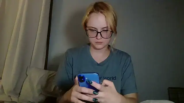 sluttypumpkin online show from August 9, 6:19 am