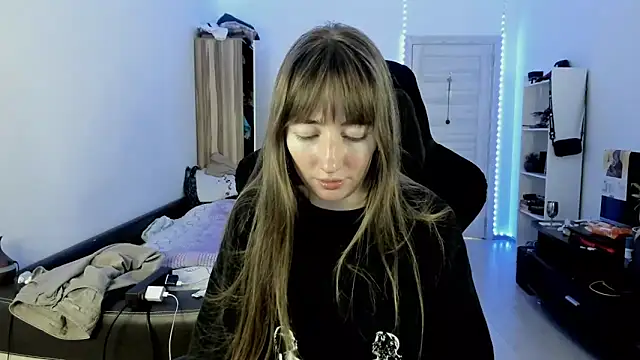 bekkawell online show from November 9, 4:00 pm