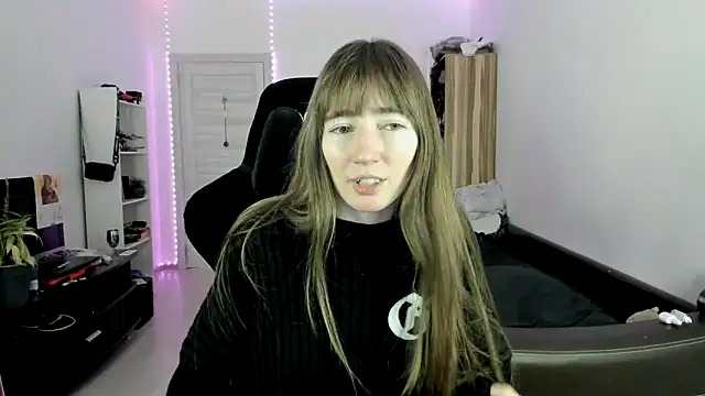 bekkawell online show from November 18, 5:05 pm