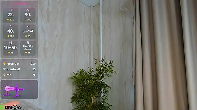 Snapshot of Selena_Sharp chatting on February 20, 6:19 am Selena Sharp online show from February 20, 6:19 am