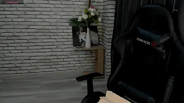 Snapshot of Selena_Sharp chatting on March 14, 12:54 am Selena Sharp online show from March 14, 12:54 am