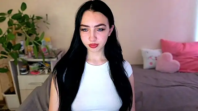 Snapshot of WildKittenX_ chatting on June 30, 4:12 am WildKittenX online show from June 30, 4:12 am