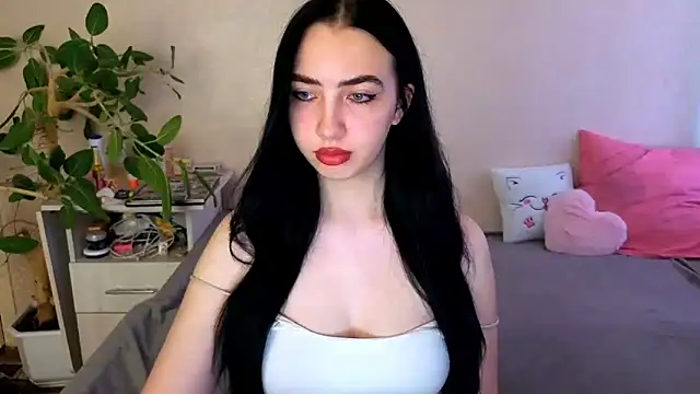 Snapshot of WildKittenX_ chatting on June 16, 4:12 am WildKittenX online show from June 16, 4:12 am