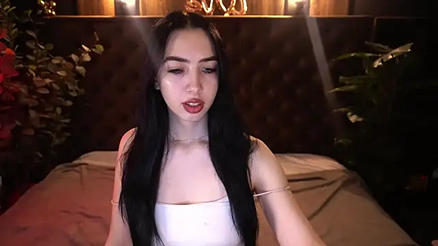 WildKittenX  online show from February 17, 6:44 am