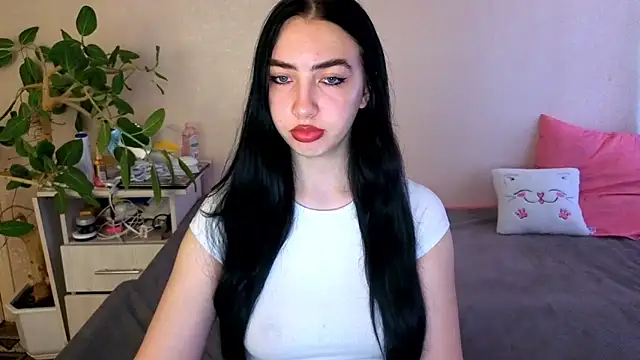 Snapshot of WildKittenX_ chatting on June 11, 3:58 am WildKittenX online show from June 11, 3:58 am