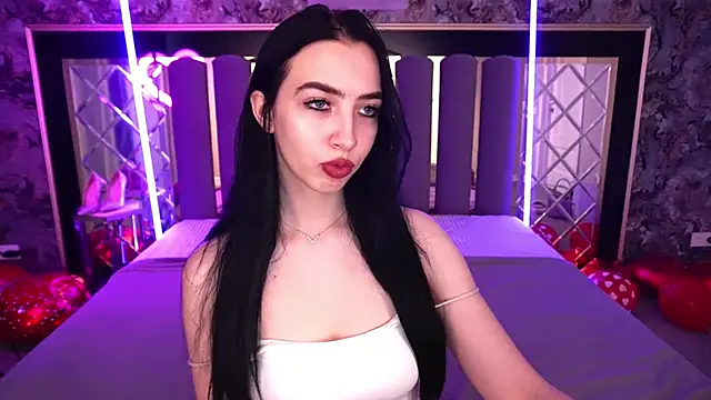 WildKittenX  online show from February 13, 6:46 am