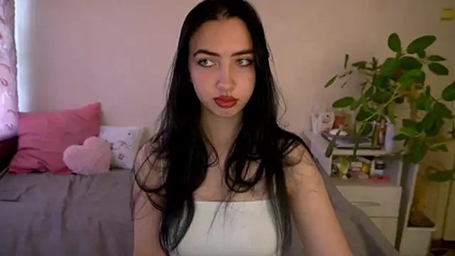 Snapshot of WildKittenX_ chatting on July 18, 4:32 am WildKittenX online show from July 18, 4:32 am
