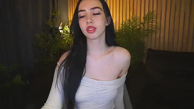 Snapshot of WildKittenX_ chatting on October 21, 5:51 am WildKittenX online show from October 21, 5:51 am