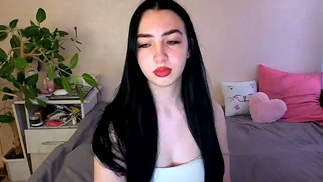 Snapshot of WildKittenX_ chatting on July 1, 4:02 am WildKittenX online show from July 1, 4:02 am