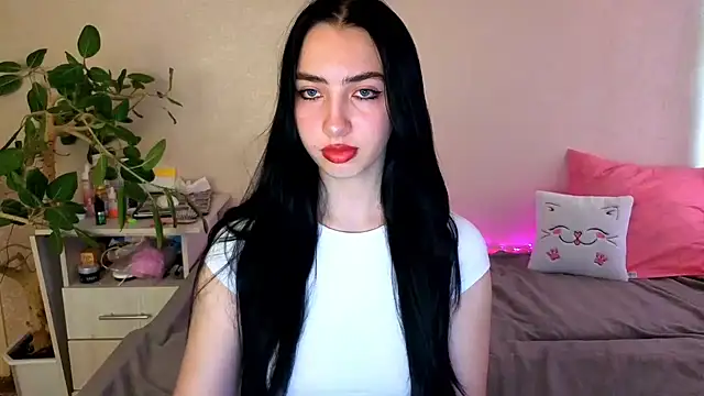 WildKittenX  online show from May 29, 4:07 am