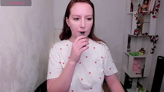 Snapshot of LinaFlawless chatting on October 14, 2:34 am LinaFlawless online show from October 14, 2:34 am