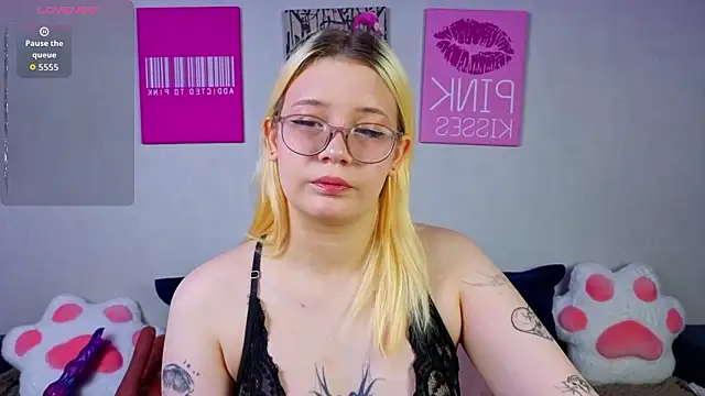 AuroraPrincess online show from March 24, 10:37 am