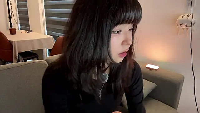 melana love online show from April 7, 11:01 am