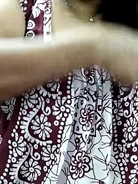 Snapshot of abinaya26 chatting on February 27, 3:18 am abinaya26 online show from February 27, 3:18 am