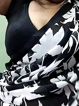 Snapshot of abinaya26 chatting on February 17, 1:58 am abinaya26 online show from February 17, 1:58 am