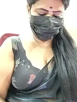 Snapshot of abinaya26 chatting on February 11, 3:06 am abinaya26 online show from February 11, 3:06 am