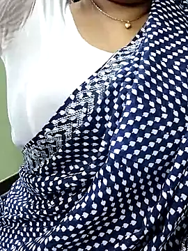 Snapshot of abinaya26 chatting on February 26, 2:50 pm abinaya26 online show from February 26, 2:50 pm