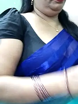 Snapshot of abinaya26 chatting on March 2, 3:41 pm abinaya26 online show from March 2, 3:41 pm