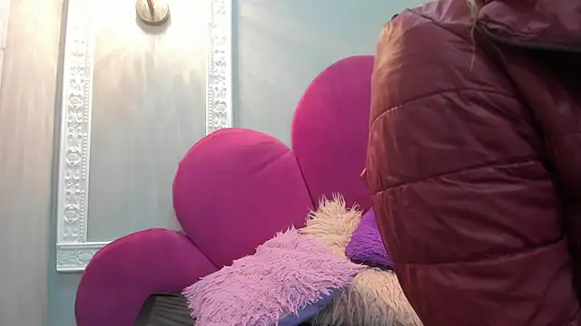 Bonniie 22 online show from January 7, 2:00 pm