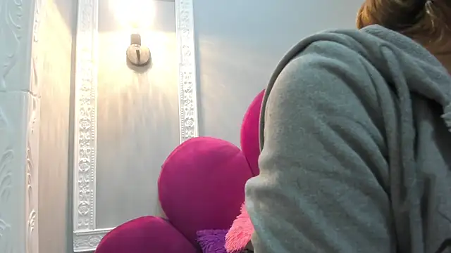 Bonniie 22 online show from March 27, 7:15 pm