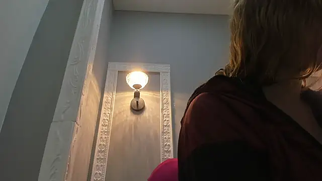 Bonniie 22 online show from December 15, 2:45 pm