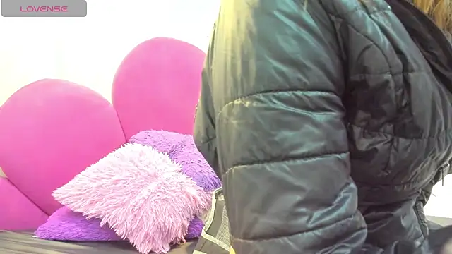 Bonniie 22 online show from April 16, 6:52 pm