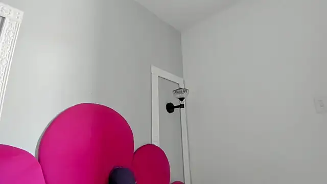 Snapshot of Bonniie_22 chatting on October 24, 1:54 pm Bonniie 22 online show from October 24, 1:54 pm