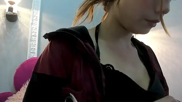 Bonniie 22 online show from March 12, 8:13 pm