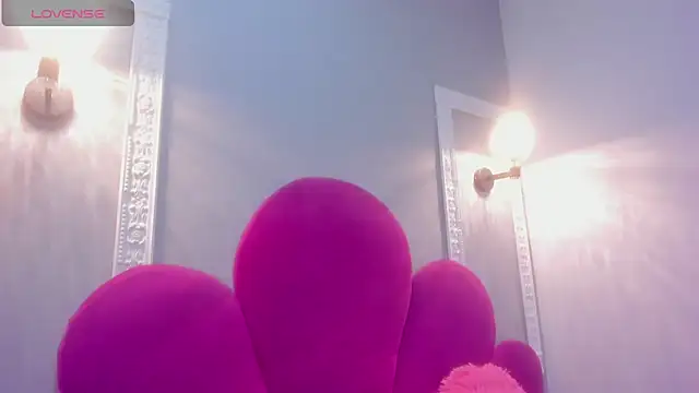 Snapshot of Bonniie_22 chatting on December 4, 2:05 pm Bonniie 22 online show from December 4, 2:05 pm