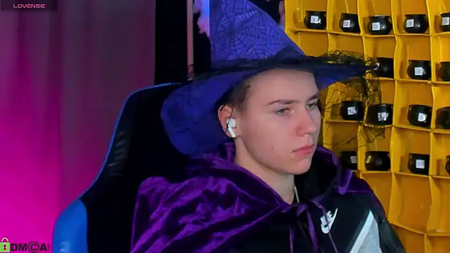 Jean Wilsons online show from February 19, 1:30 pm