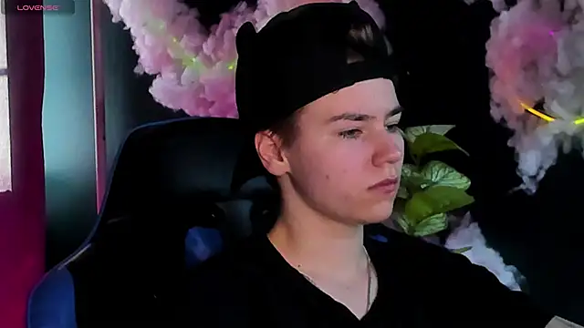 Jean Wilsons online show from March 26, 11:08 am