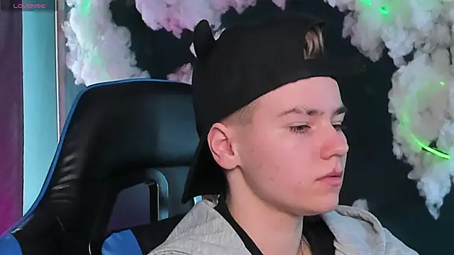 Jean Wilsons online show from April 14, 11:04 am