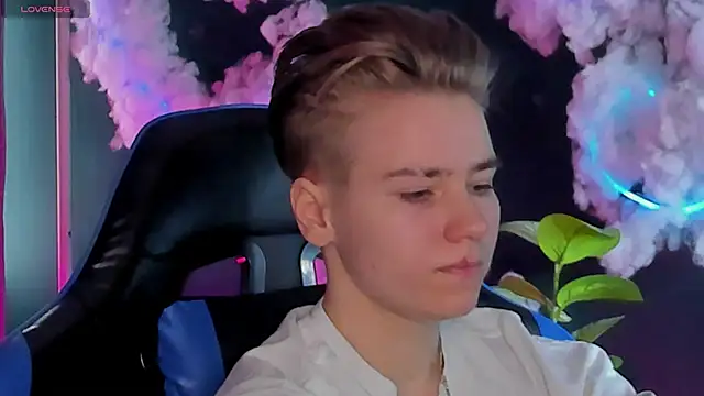 Jean Wilsons online show from April 13, 11:14 am