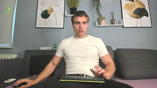 Kyle Baker online show from October 17, 11:23 am