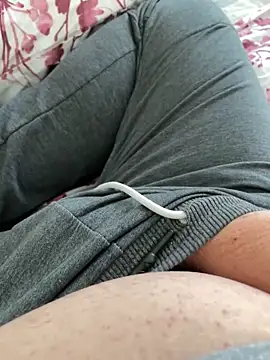 littletoy64 online show from March 3, 2:17 pm