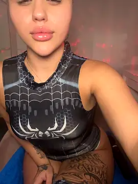 Snapshot of milabigassxoxo chatting on October 21, 5:45 pm milabigassxoxo online show from October 21, 5:45 pm